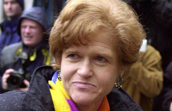 http://www.fpp.co.uk/Auschwitz/Lipstadt/images/Lipstadt_sneaks_553.jpg